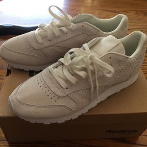 Women’s Reebok shoes